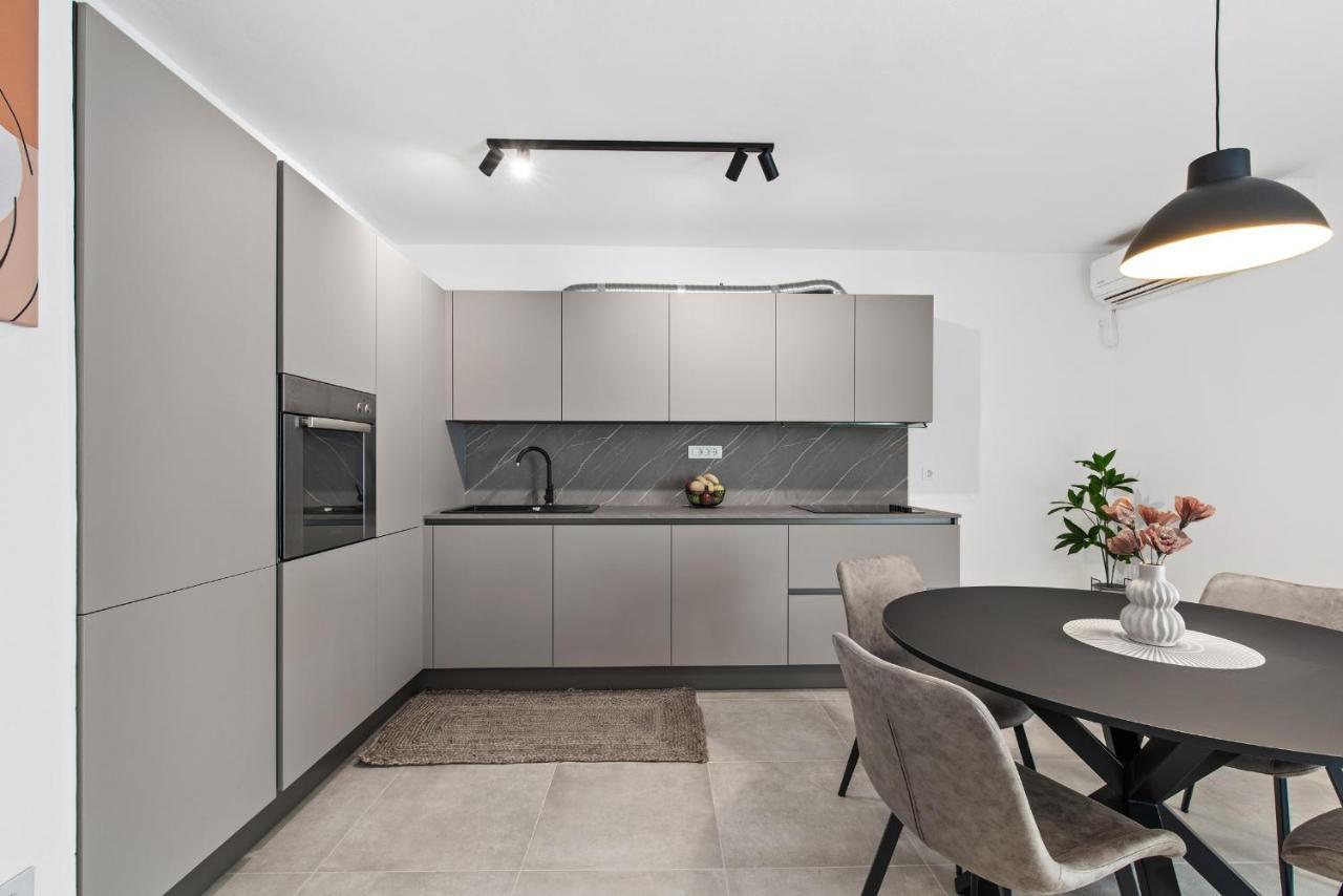 Poli Nona - Renovated In 2023 Apartment Porec Exterior photo